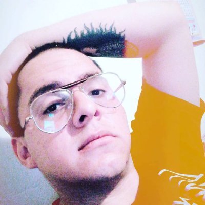 MeDicenMcFly's profile picture. Mi jefecita me dió la vida y el reggaeton ganas de vivirla.