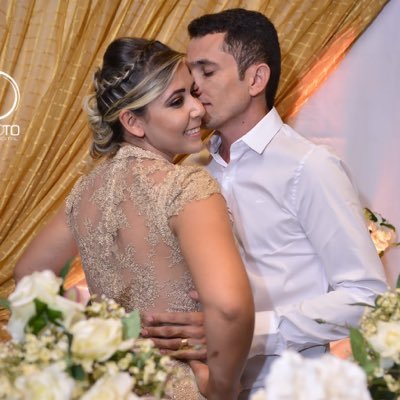 Filha amável, irmã zelosa, Assistente Social com amor e por amor, fã da vida, rica em fé!!