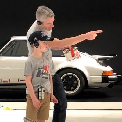 LouiseBrough77's profile picture. 