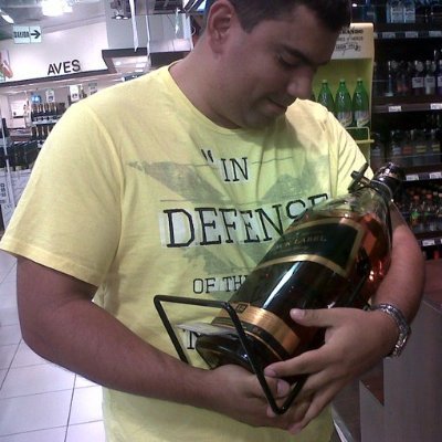 luisher02536115's profile picture. feliz