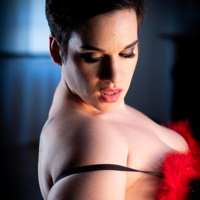 Burlesque Performer 
https://t.co/iDBZzvfhsz