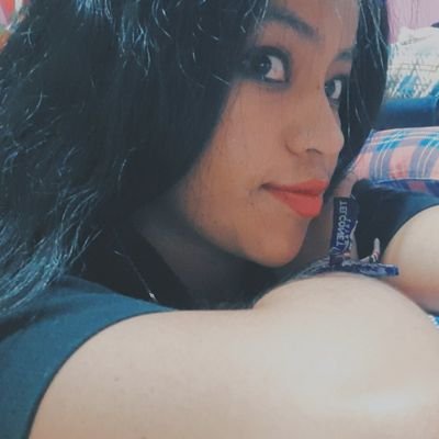 Kellyni_30's profile picture. Te levantas del abismo macabro de tu mente todos los días... Eso es valentía