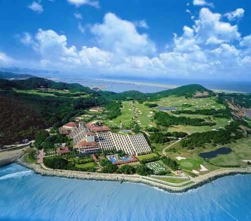 The Westin Resort Macau has 208 rooms & suites, each room opens onto a spacious terrace with an uninterrupted view of Hac Sa Beach or the South China Sea.