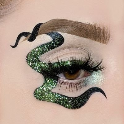 Getting crazy one eyeball at a time 👁️
Inquiries: aimeekmakeup1@gmail.com