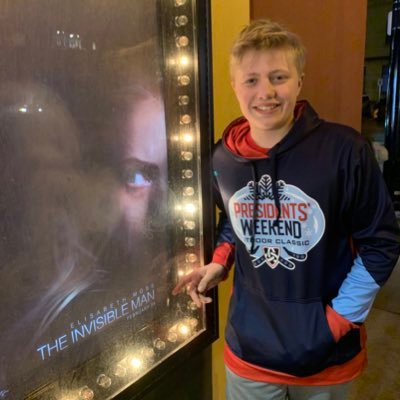 RainierHunter's profile picture. I play hockey 
Love sports 
Can’t live without my fam