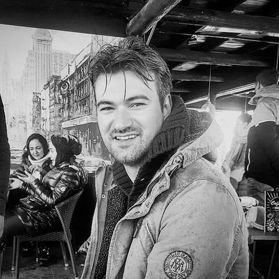 Binzetti's profile picture. 