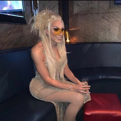 rpdrstruggle's profile picture. drag race stans struggling on social media