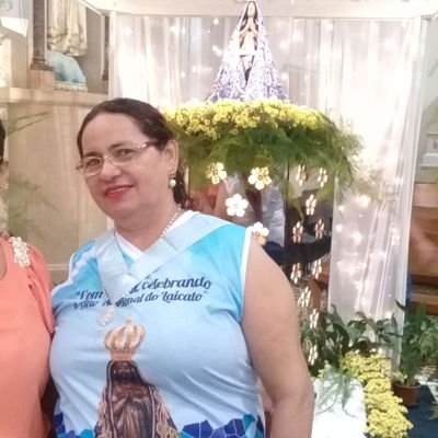 Eu sou religiosa, gosto do grupo de Oração Carismatica Católica. Sou das Filhas de Maria, mais participo do Apostolado da Oração. Vou na Igreja S Paulo Apóstolo