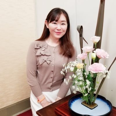 静岡県議会議員【静岡市清水区】3期 
笑顔モリモリ😊きぼうの未来(あす)を切りひらく💪清水を元気に🍊🧡 創価女子短期大学卒 元銀行員 静岡県立清水西高同窓会会長 #ヘルプマーク を導入 #ヘアドネーション #つな髪 #アンバサダー #リトルミイ  #ミスチル F&M会員歴19年