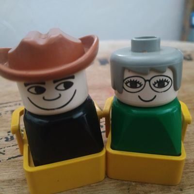 POPOPRAT's profile picture. Puny dret tancat🕳️Cop al pit🕳️ Dit amunt🕳️