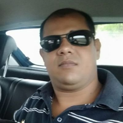 जीवन में उदारवादी बने।