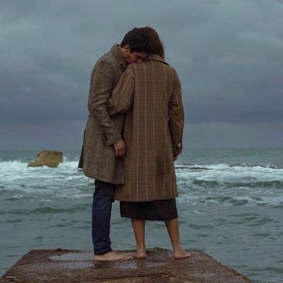 سوف آصمت،..فأنا لاآشكو لأحد ففي الشكوى انحناء، وأنا نبض عروقي كبرياء....!!🍃💫🏇