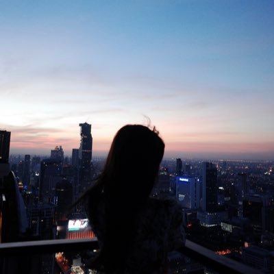 __vv22_'s profile picture. 