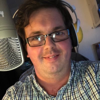 Hello there my name is Dean Jackson I’m a international radio presenter / personality and DJ from the UK.