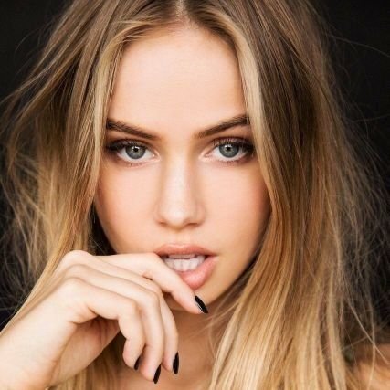 KarlitaTmUs's profile picture. Me gusta el gym, Hola tuiteros síganme, volví 🤭 #TmUS ❤ #DinastíaMilenials No Dm, ni porn