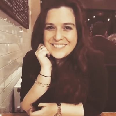 Primary School Teacher 🦉🍎📚 Theatre enthusiast 🎭 Lover of singing and Zumba🎶💃