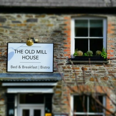 👪 Family Run B&B and Bistro 🏵 1 AA Rosette ⭐️ 4* Accommodation 🏆 Breakfast Award 🏅 Taste of The West Gold 2017-18