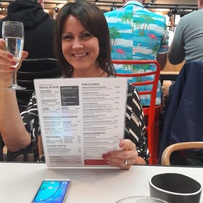 rosew101's profile picture. 