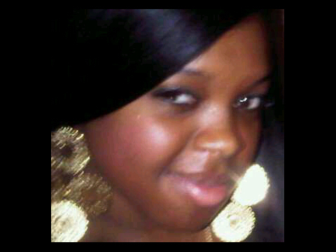 LEona LEE! Pretty as can B! Curvy as da letter S!