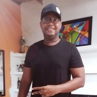 amumos27's profile picture. Abogado y Periodistas