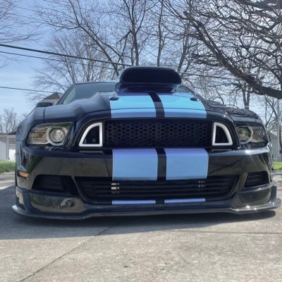 StevenW21509142's profile picture. Single retired car enthusiast, and an active portrait artist specializing in super realistic portraits