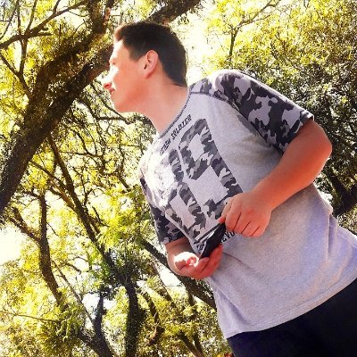 Me chamo Eduardo, tenho 17 anos
e faço uns vídeos pro TikTok e alguns pro YouTube
Instagram: eu_doardu (+2k)
TikTok: eu_doardu (+3k)