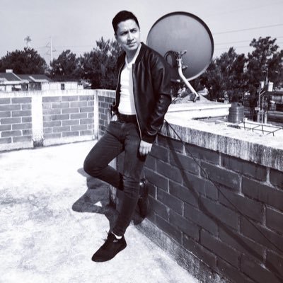 Eder17997355's profile picture. 🙄