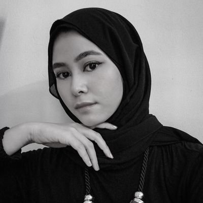 ovy_zairani's profile picture. a dentist an ambivert