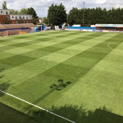 Lawn and Sports Turf management services to domestic and commercial lawns, all grass sports surfaces. Support pitch advisor Essex FA,Bowls England green advisor