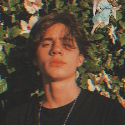 iscx7's profile picture. "طبتُم من الحزن آمنين."