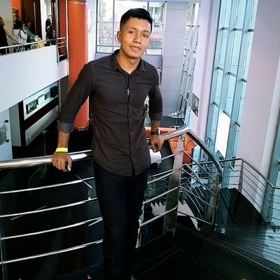 LuizHen40440317's profile picture. inside