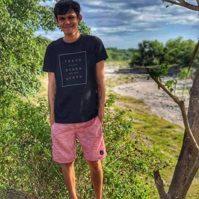 xadoiix's profile picture. i'm so high i could eat a star