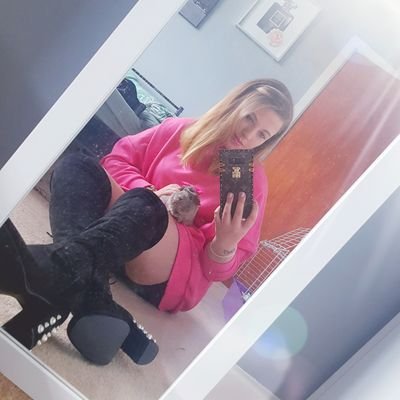 🖤 Darling, don't be like the rest of them 🖤
🗡 I dont want to live, but I'm too scared to die🗡