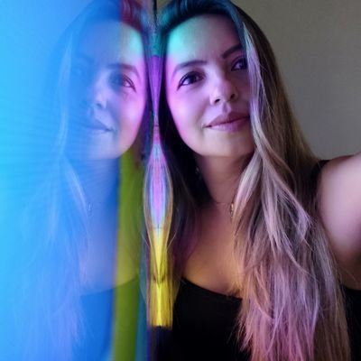 mahlillacard's profile picture. 