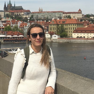 verovillar_'s profile picture. Practica, memoriosa a niveles que da miedo, muy poco evolutiva. Lleno el tanque antes del cuarto. Productora. Amante del Excel.