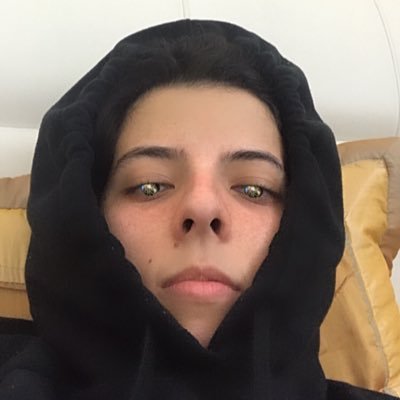 _bharwmale7's profile picture. oui mon cheri