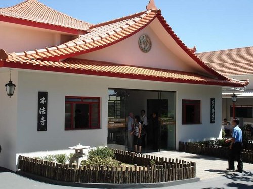 Contato: (43)3341-7145 

Oramos pela harmonia do universo através da prática de virtudes, do aperfeiçoamento espiritual e da solidariedade dos seres