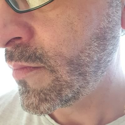 vivo ilusionado con ganas de seguir ...buena gente ante todo