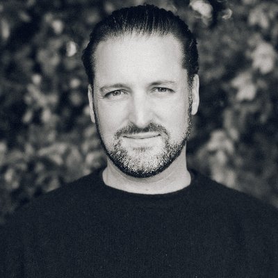 Husband. Father of 2 girls. Author of #TheSandSea https://t.co/8I4zYJj1K5