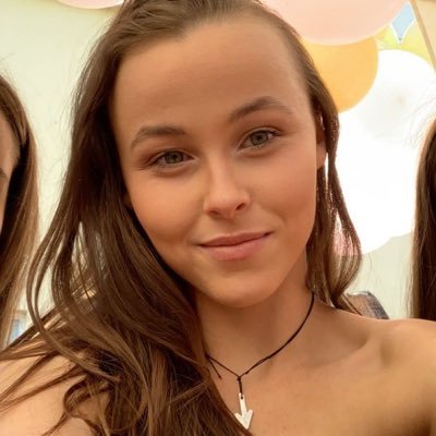 phoebebelle24's profile picture. 