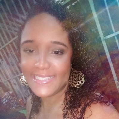 SilvaJoilsa's profile picture. Seja Forte e Corajosa. Js 1:9
❤❤
Capixaba 
Ama: Deus, família, amigos
Mãe do: Sansão 🐱🐈
Gosta de: cerveja 🍻, livros📚
Leonina 🦁