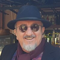 Ahmet Bozkurt (@avahmet) Twitter profile photo