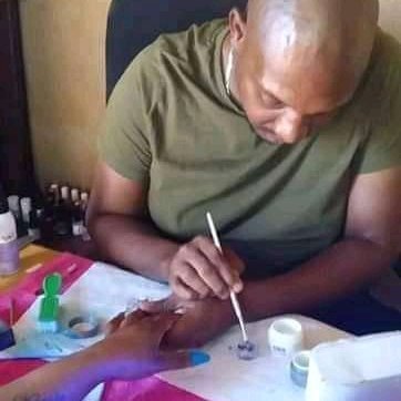 SNyareli's profile picture. As long as you have beautiful set of Nails I'm happy.