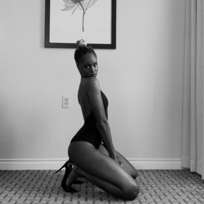 AveMarieaa's profile picture. i’m the Queen .