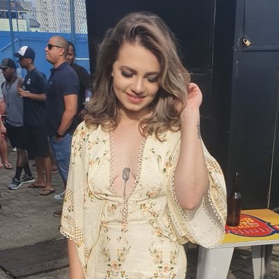 Corretora
Mãe da Manu
Aquariana
Paulista e Brasileira com orgulho