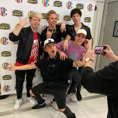I love 7 outstanding Boys
Andy🌵Rye 🐝 Brook 🐵 Sonny☀️ Harper🐻
Mikey👾 Jack☘
Roadie since 11-18-18
America Roadie🇺🇸