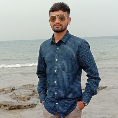 HitbhaG's profile picture. HITBHA GOHIL 😎