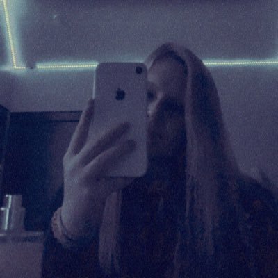 elleeblunt5's profile picture. 