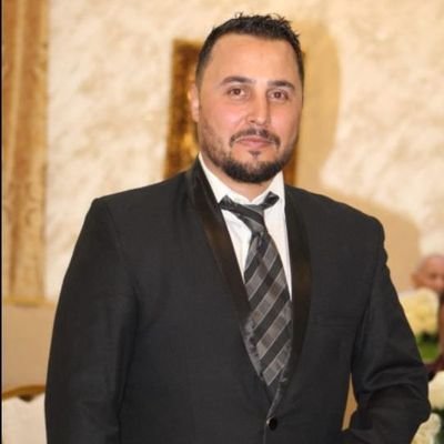 ان عشت فعش حرا .. وانت مت كالاشجار واقفا