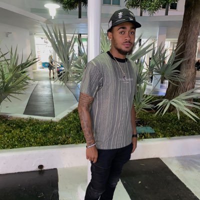 AlmightyVonnn's profile picture. 